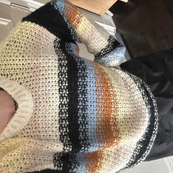 Cozy Multicolor Striped Knit - Picture 4 of 6